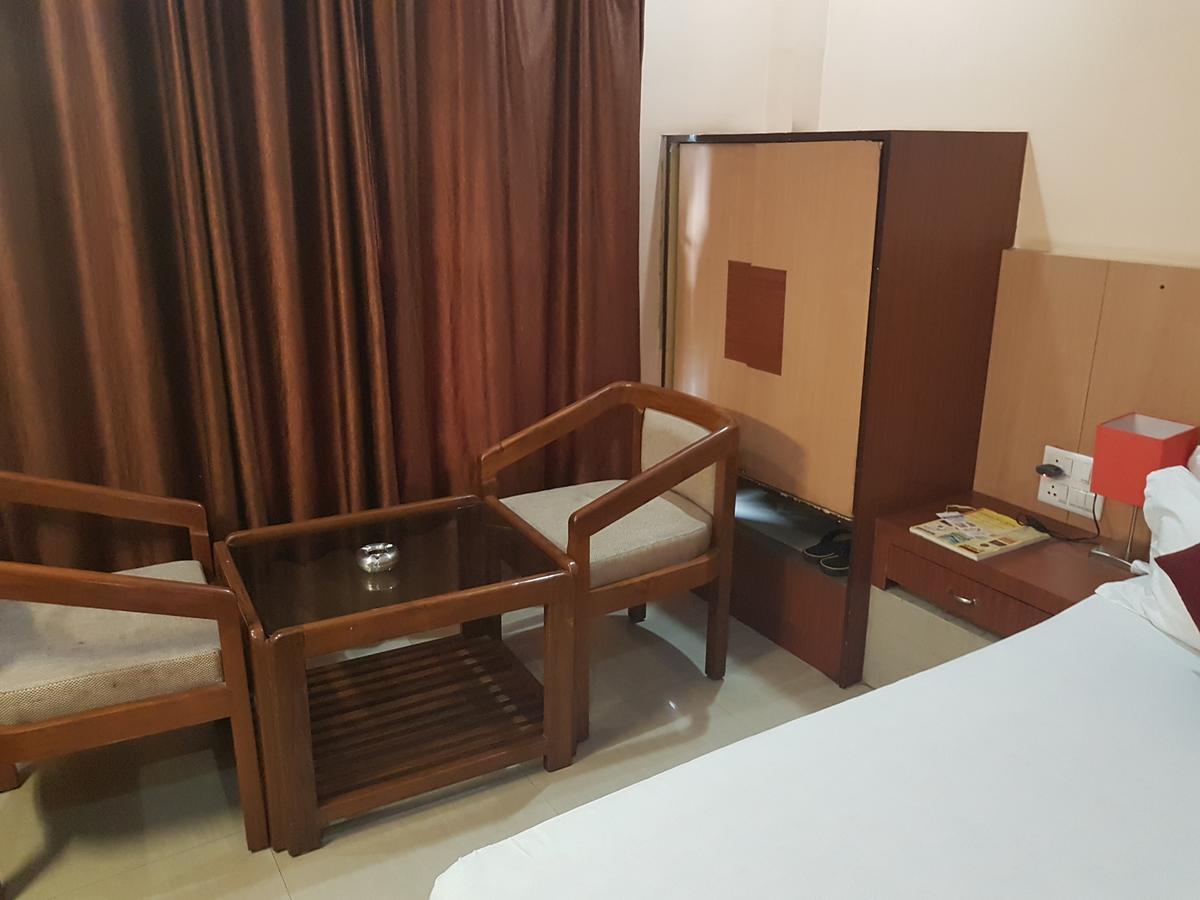 Hotel Simla Силигури Экстерьер фото