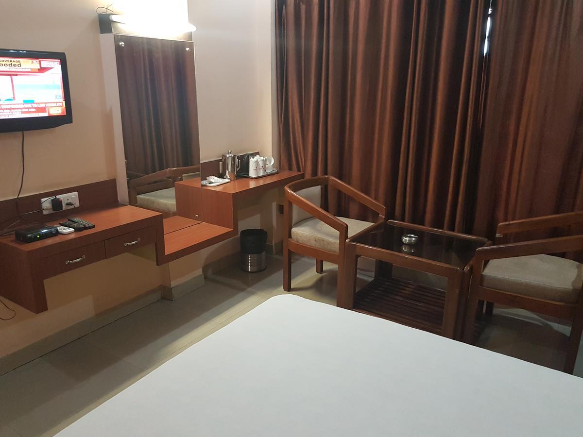 Hotel Simla Силигури Экстерьер фото