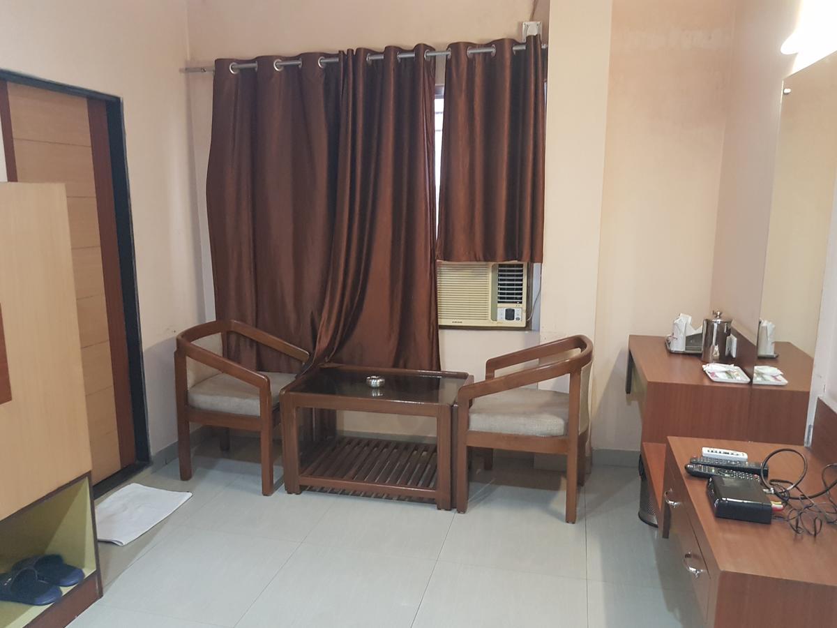 Hotel Simla Силигури Экстерьер фото