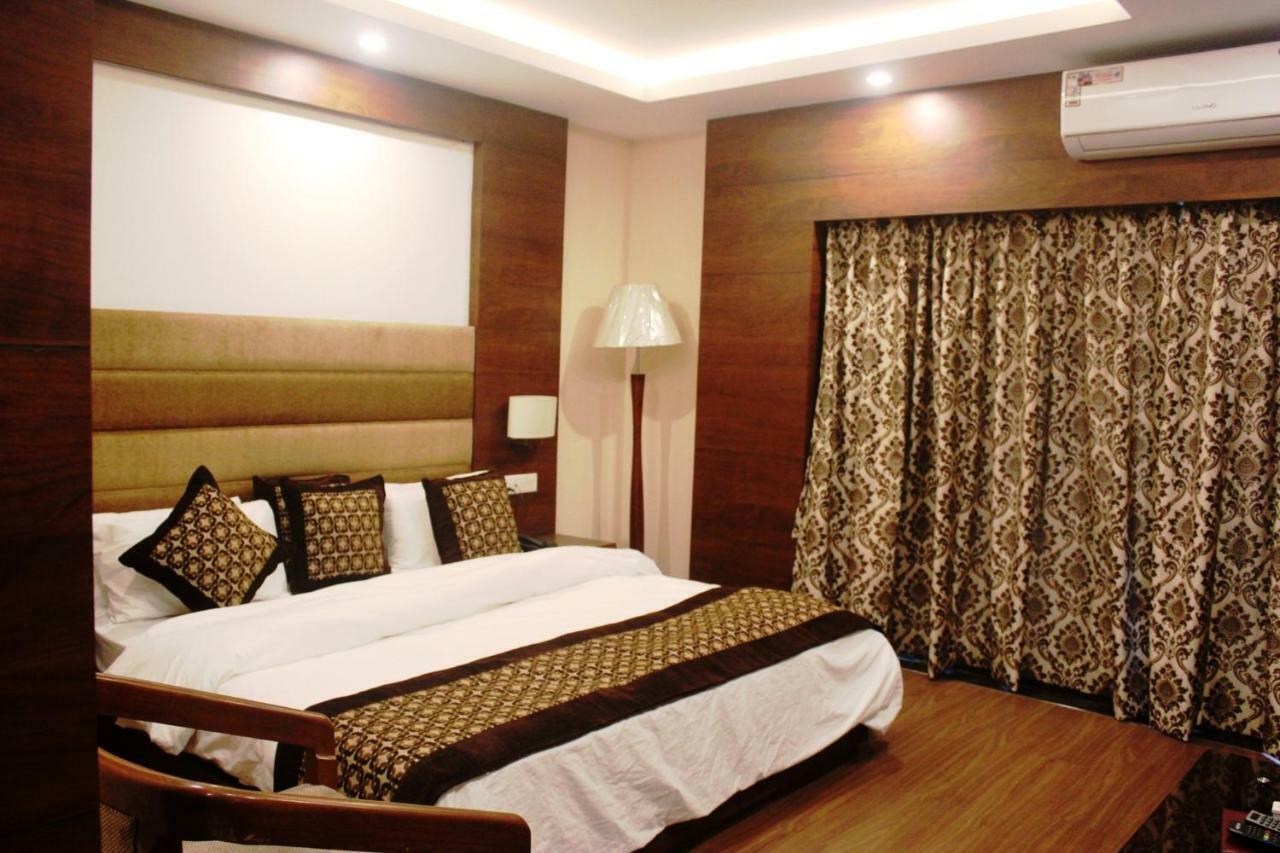 Hotel Simla Силигури Экстерьер фото