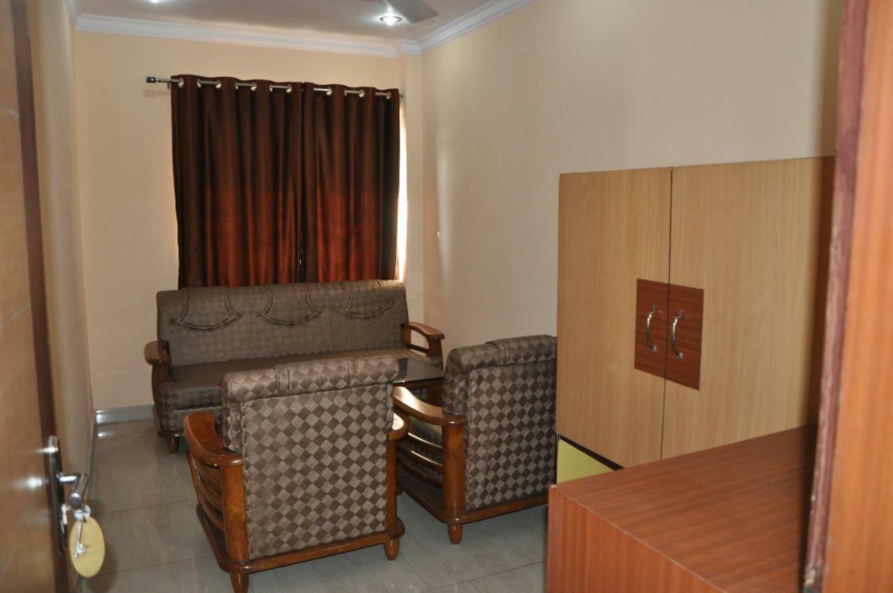 Hotel Simla Силигури Экстерьер фото